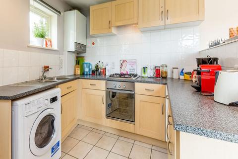 2 bedroom flat to rent, N7