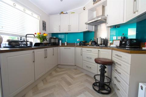 2 bedroom house for sale, Chichester Road, Arundel