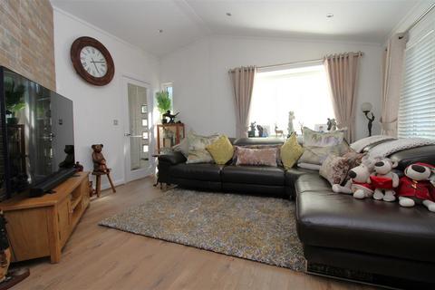 2 bedroom house for sale, Chichester Road, Arundel