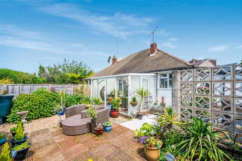 3 bedroom semi-detached bungalow for sale, Auckland Road, Caterham CR3