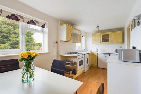 2 bedroom maisonette for sale, Westdale Court, Nottingham NG4