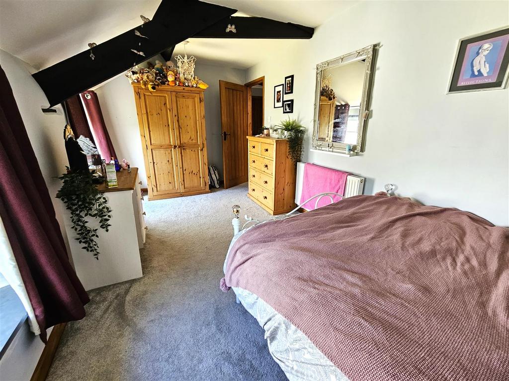 Bedroom 2.jpg