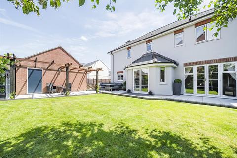 1 Alan Cobham Road, Devizes, SN10 3GE