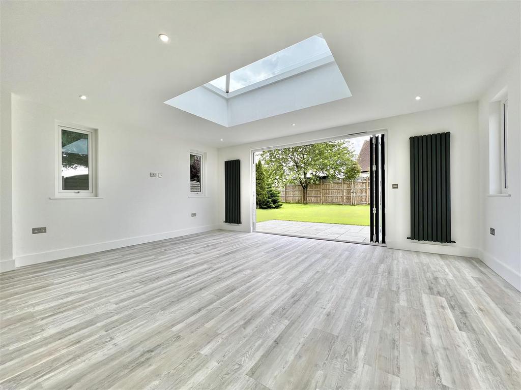 Kitchen : Dining : Family Room.jpeg