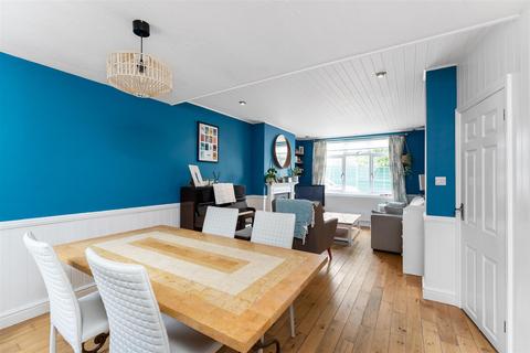 3 Springfield Road, London, E4 7DJ