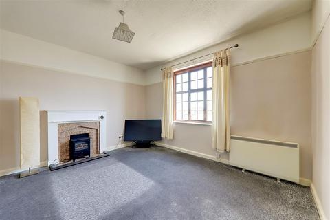 1 bedroom flat for sale, Grand Avenue, Worthing BN11