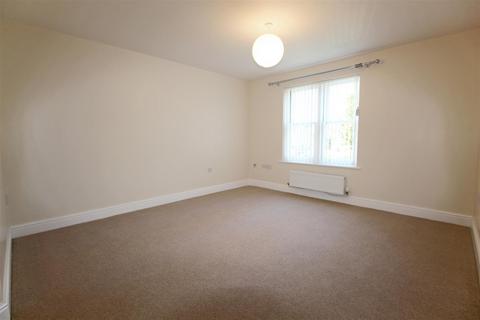 2 bedroom flat for sale, Chapman Way, Haywards Heath