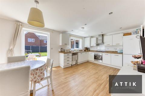 4 bedroom detached house for sale, Coachmaker Way, Hethersett