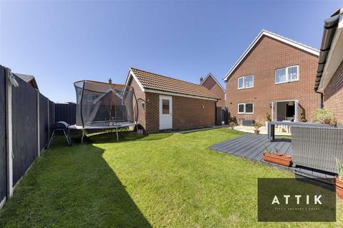 4 bedroom detached house for sale, Coachmaker Way, Hethersett