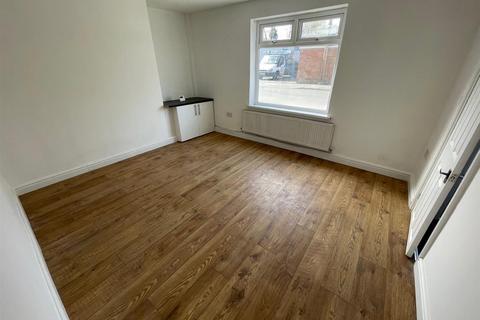 2 bedroom terraced house to rent, Marshall Terrace, Gilesgate, Durham, County Durham