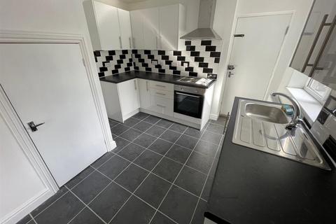 2 bedroom terraced house to rent, Marshall Terrace, Gilesgate, Durham, County Durham