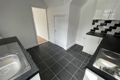 2 bedroom terraced house to rent, Marshall Terrace, Gilesgate, Durham, County Durham