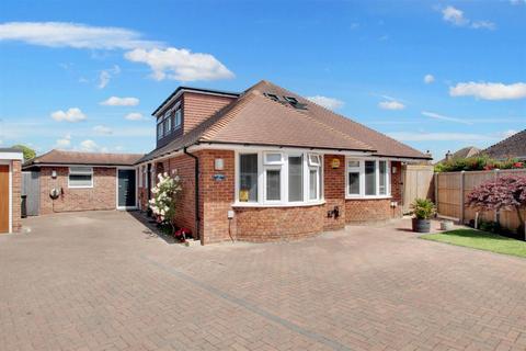 4 bedroom detached bungalow for sale, Westergate Close, Goring-By-Sea