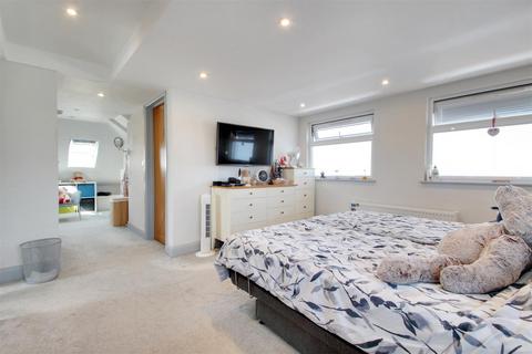 17 Westergate Close, Goring By Sea, Worthing, BN12 5DD