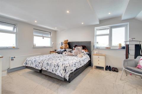 17 Westergate Close, Goring By Sea, Worthing, BN12 5DD