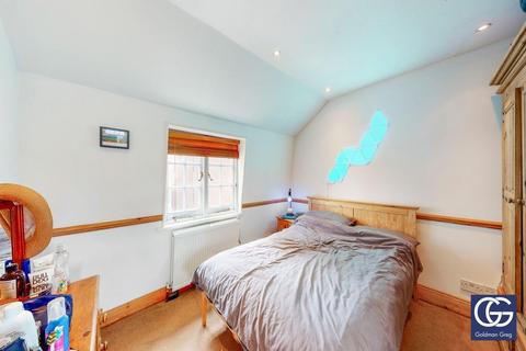 1 bedroom apartment to rent, Leman Street, London, E1