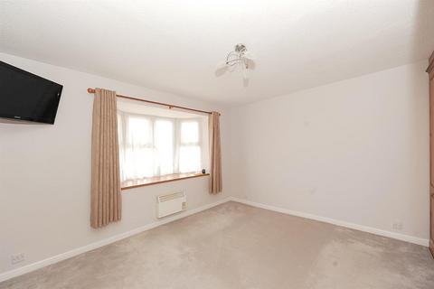 1 bedroom flat for sale, Beech Avenue, Ruislip HA4