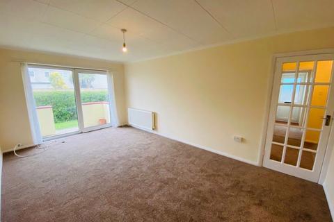 3 bedroom flat to rent, Canning Court, Felpham