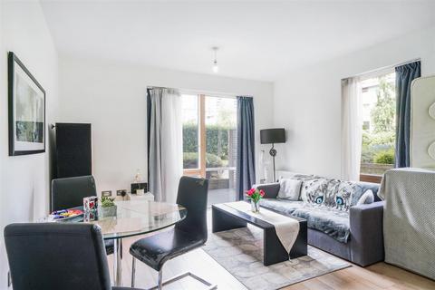 1 bedroom flat for sale, Sherrington Court, Canning Town E16