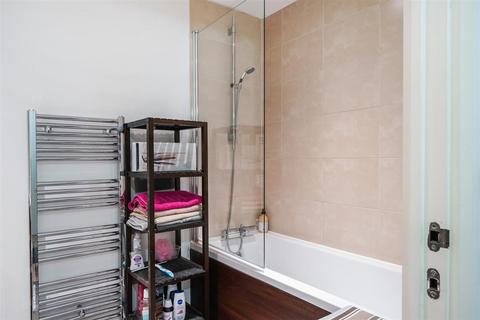 1 bedroom flat for sale, Sherrington Court, Canning Town E16