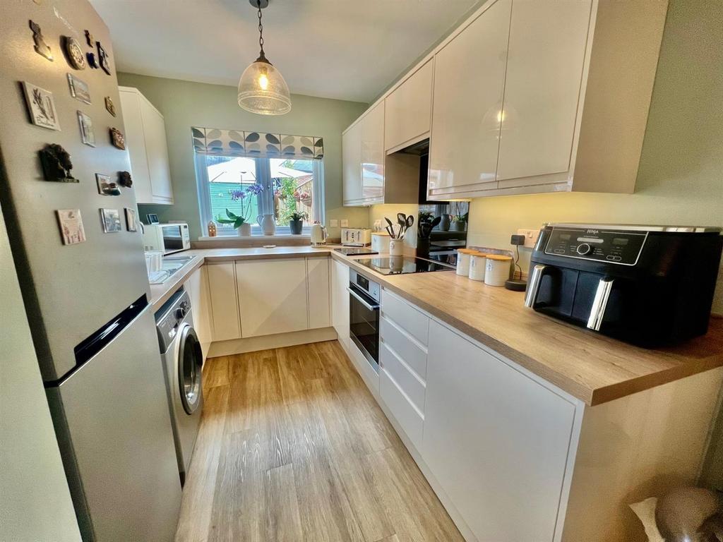 Whinfield Road, Darlington 2 bed semidetached house for sale £145,000