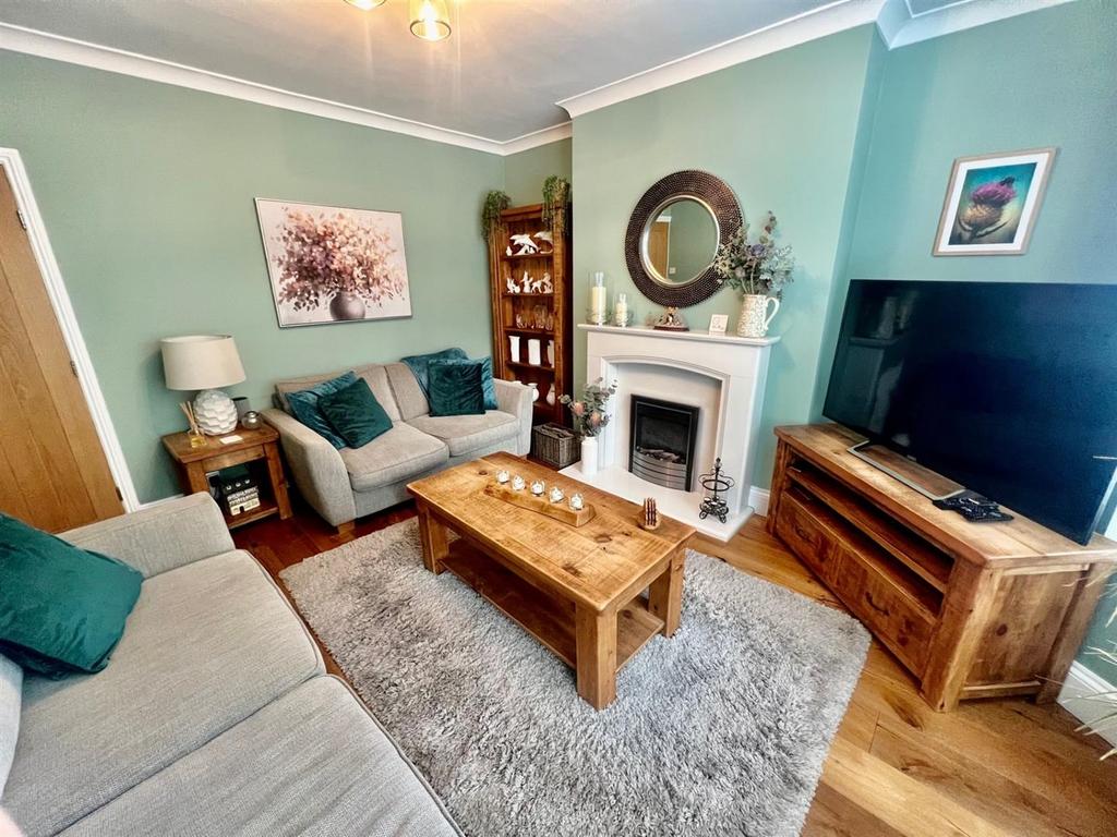 Whinfield Road, Darlington 2 bed semidetached house for sale £145,000