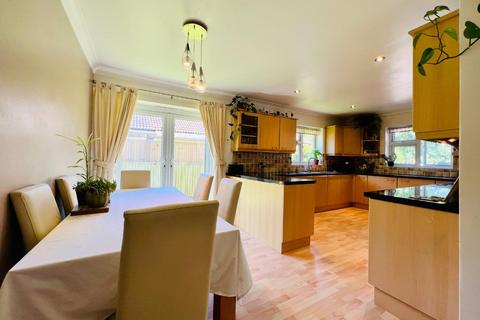 3 bedroom detached bungalow for sale, Stone Street, Stanford