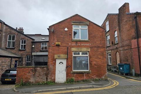 2 bedroom terraced house for sale, Waterloo Street, Oldham