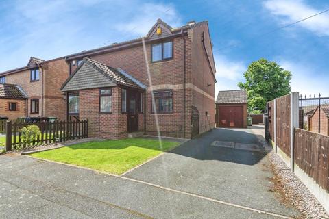 3 bedroom semi-detached house for sale, Barker Place, Leeds