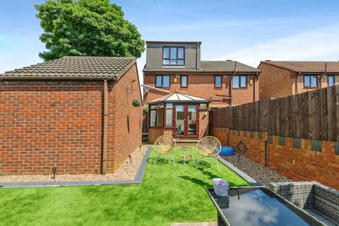 3 bedroom semi-detached house for sale, Barker Place, Leeds