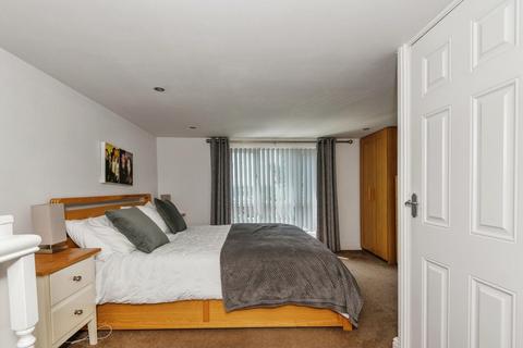 3a Barker Place, Leeds, LS13 4BU