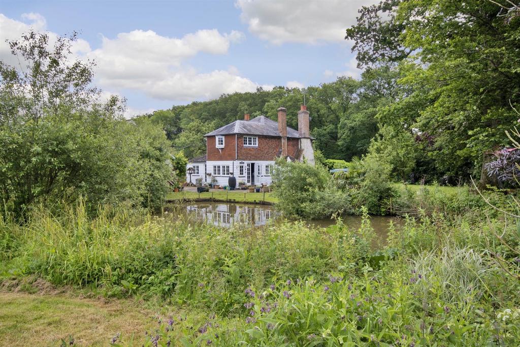 Ashford TN26 5 bed equestrian property for sale £1,495,000