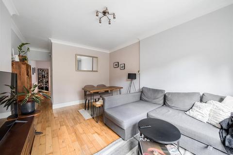 2 bedroom flat for sale, Larch Road, London, NW2