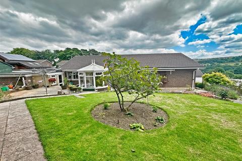 2 bedroom detached bungalow for sale, Trenance Gardens, Greetland