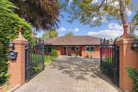 3 bedroom bungalow for sale, Pirton Close, Hitchin, SG5