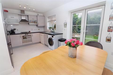 3 bedroom terraced house for sale, Chaucer Grove, Borehamwood