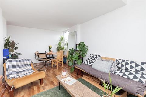 2 bedroom flat for sale, Roman Road, London