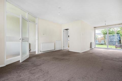 3 bedroom end of terrace house to rent, Eccles Close, Caversham, Reading