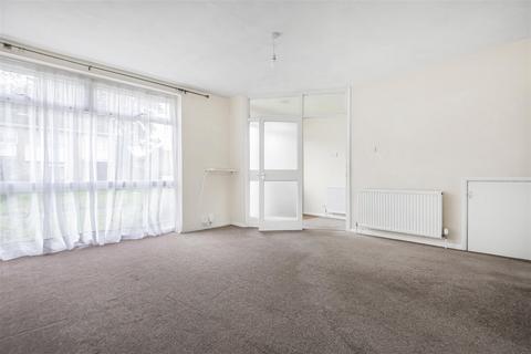 3 bedroom end of terrace house to rent, Eccles Close, Caversham, Reading