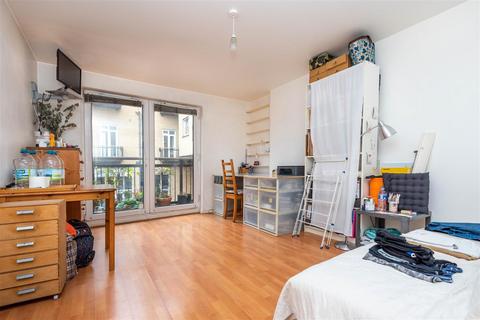 1 bedroom flat for sale, Millennium Place, London