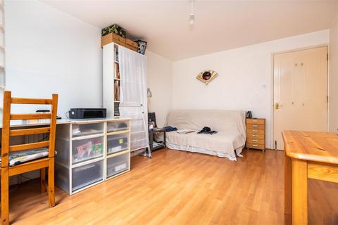 1 bedroom flat for sale, Millennium Place, London