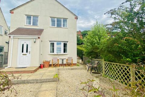 3 bedroom detached house to rent, Apple Tree Cottage, Homend Crescent, Ledbury, Herefordshire, HR8 1AL