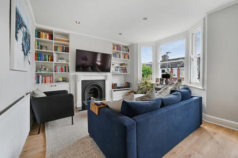 2 bedroom maisonette to rent, Strathville Road, SW18