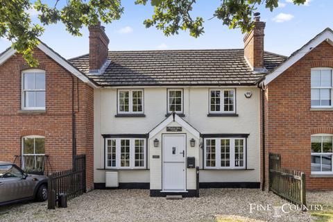 Lymington - 2 bedroom terraced house for sale