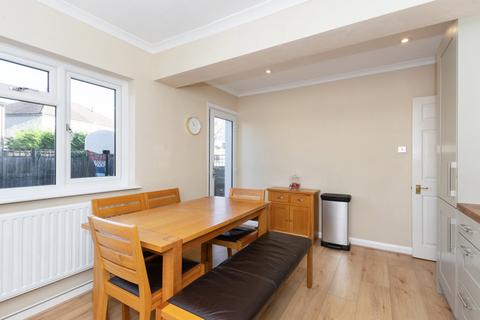 196 Burnt Oak Lane, Sidcup, DA15 9DG
