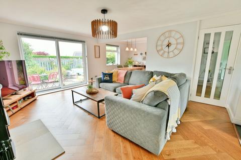 20 Allerdene Walk, Whickham, Newcastle Upon Tyne, NE16 4LL