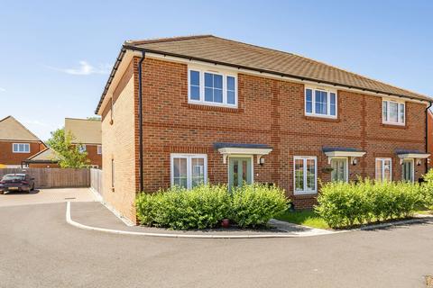 2 bedroom end of terrace house for sale, Chestnuts Close, Oakley, RG23 7GG