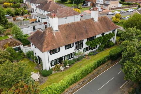 4 bedroom detached house for sale, Merry Hill Road, Bushey