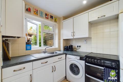 5 Phoenix Park Terrace, Basingstoke, RG21 5NQ