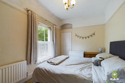 5 Phoenix Park Terrace, Basingstoke, RG21 5NQ